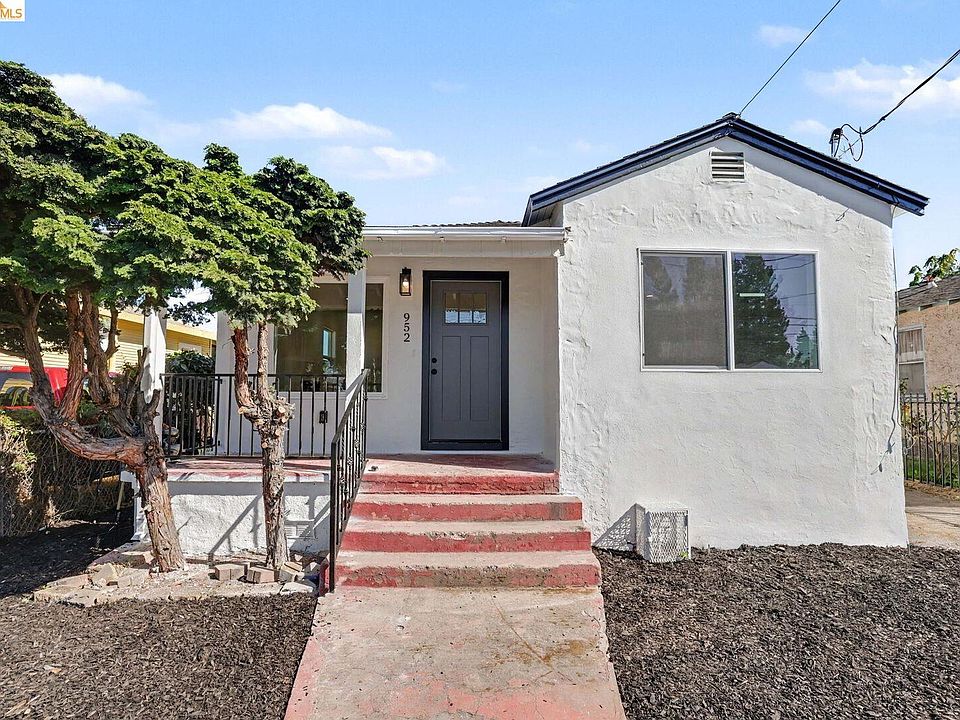 1st image of 952 105th Ave