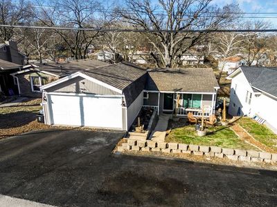 1053 NW South Shore Dr, Lake Waukomis, MO, 64151