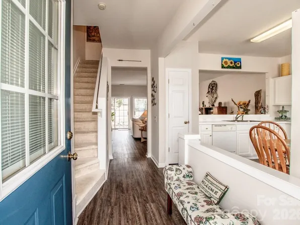 3233 Mannington Dr, Charlotte, NC 28270