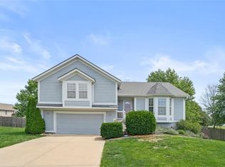 20482 W 201st St, Spring Hill, KS 66083