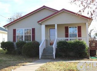 805 W 5th St, Dickson, TN 37055