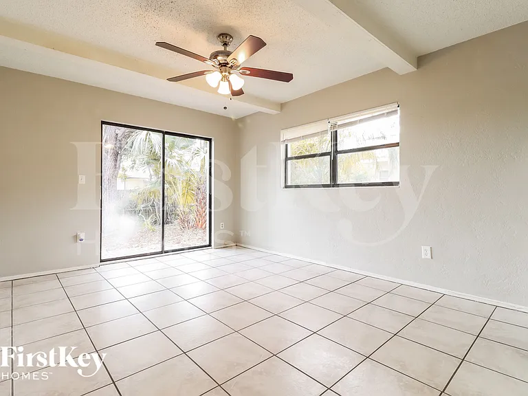 3342 Honeysuckle Rd — Photo 10