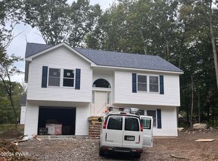 105 Park Rdige Dr, Milford, PA 18337