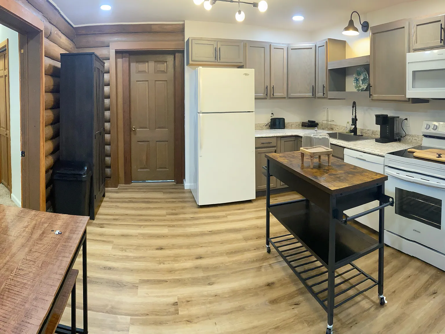 2 bed, $1,650 — Photo 3