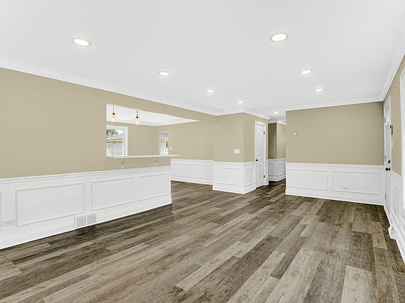 5th image of 8500 S Normandy Ave