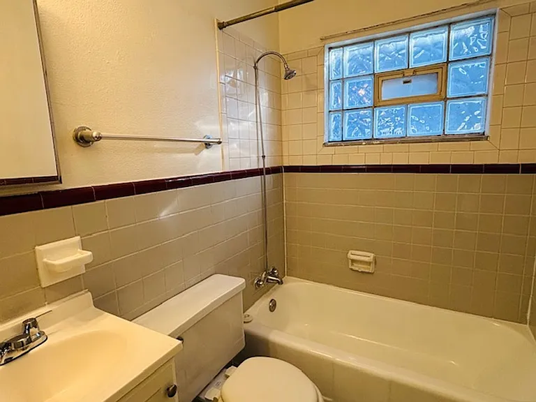 405 Fairview Ave N — Photo 13