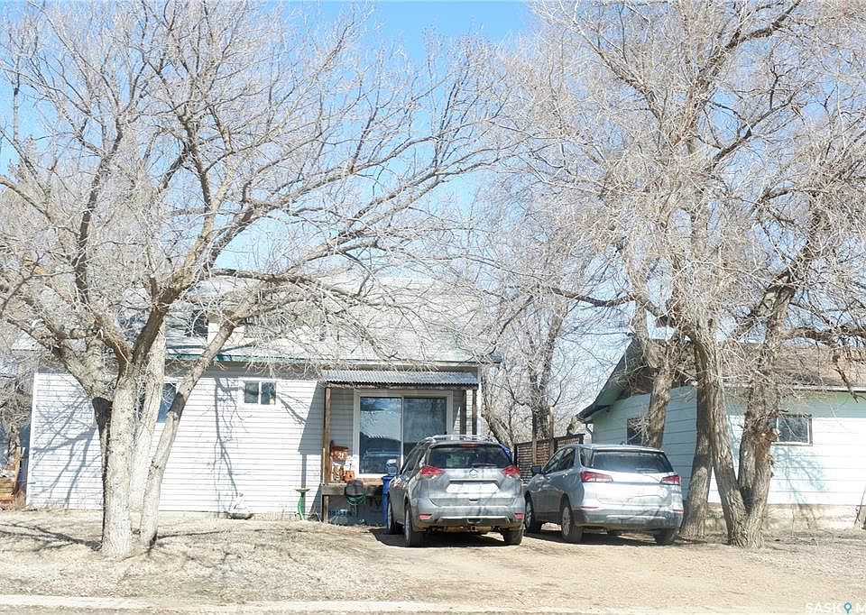 1st image of 21 3rd St E