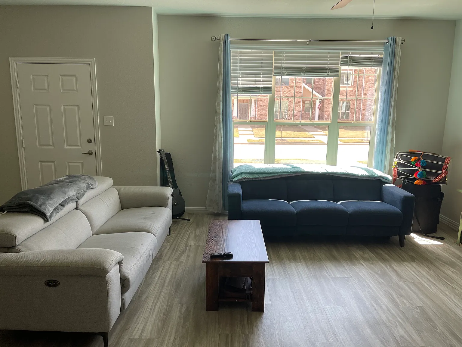 3 bed, 2.5 bath, 1723 sqft, $1,900 — Photo 3