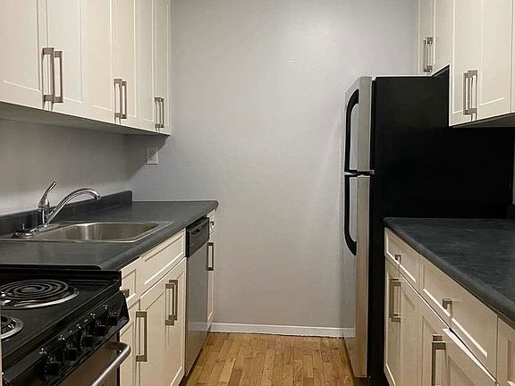 5th image of 206 E 87th St APT 3B