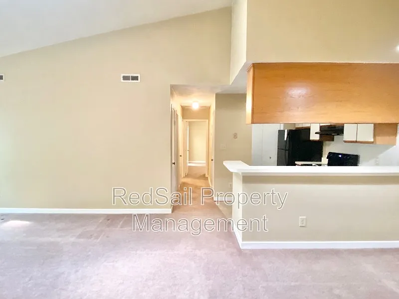 2 bed, 2.0 bath, 1049 sqft, $1,495 — Photo 2