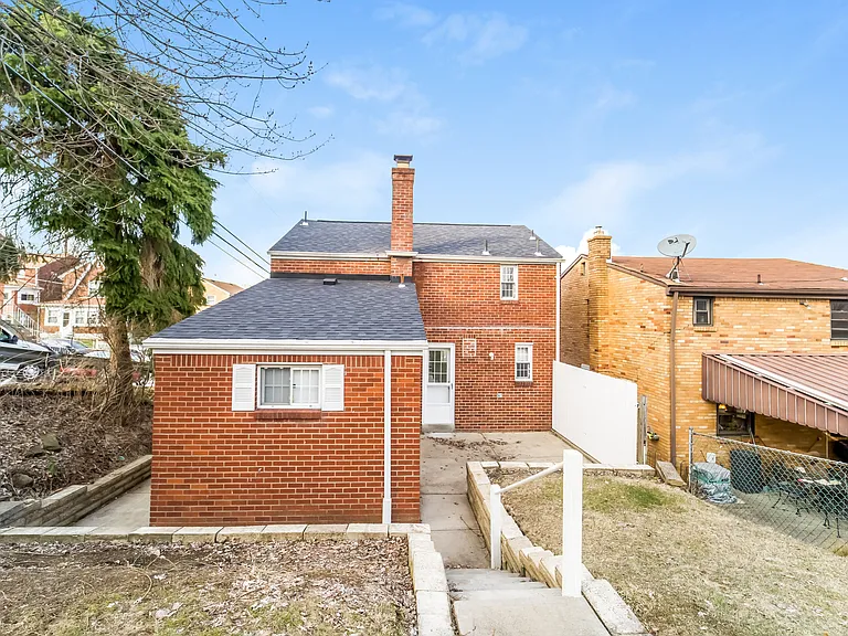 602 Lamarido St — Photo 9