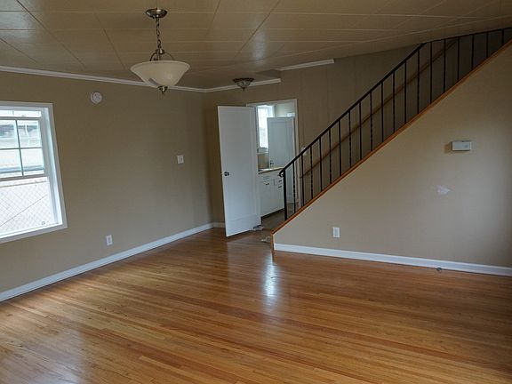 Stairs/Entrance to Kitchen