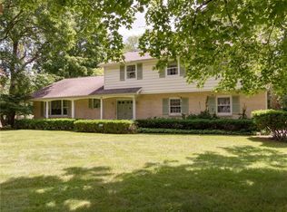 30 Pittsford Manor Ln, Pittsford, NY 14534