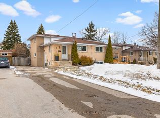 8 Charlbrook Ave, Barrie, ON L4M2Y4