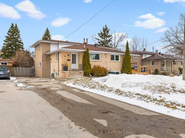 8 Charlbrook Ave, Barrie, ON L4M 2Y4