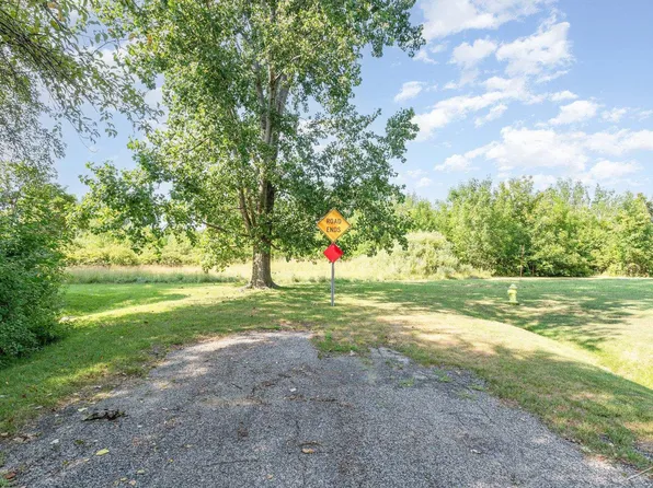 Kenora Dr, Saginaw, MI 48604