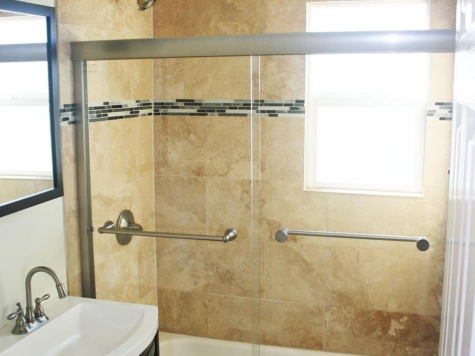 Picture of Adjacent Unit with same Finishes