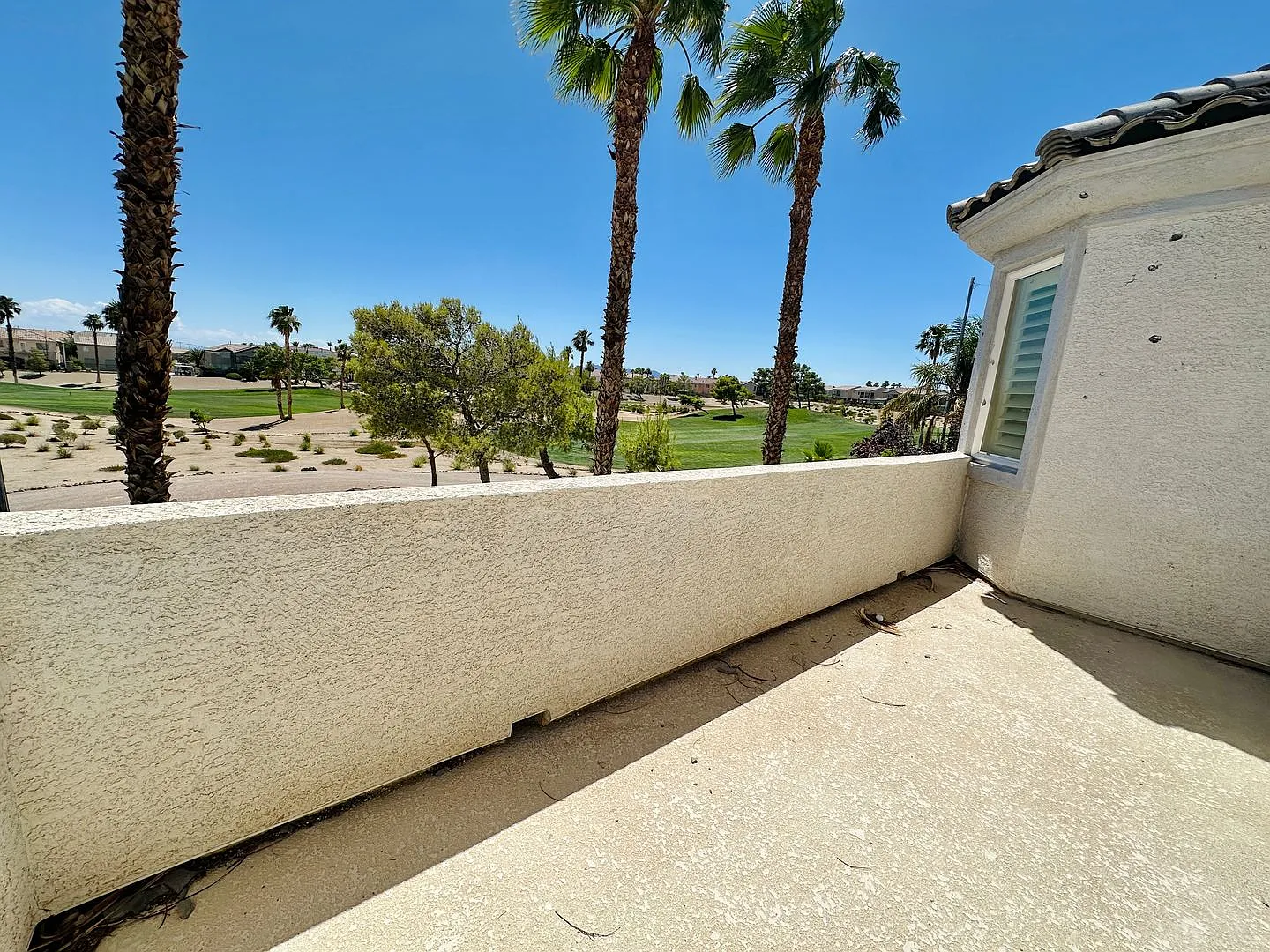 Gorgeous 2 Story Home With A Grand Entry & Golf Course View Located Inside The Community Of Rhode... — Photo 4