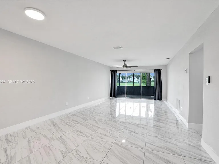 9540 NW 65th St #D8 — Photo 12