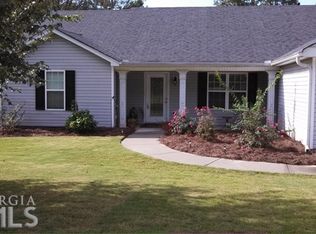 1098 Sutherland Dr, Winder, GA 30680