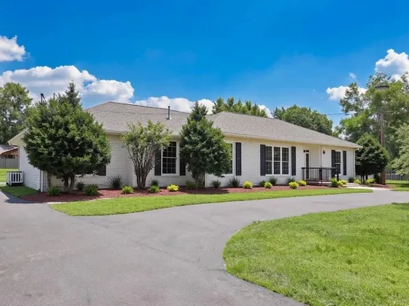 109 Knoll Ln, Hendersonville, TN 37075