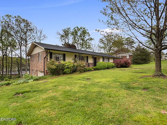 2nd image of 8105 Chesterfield Dr