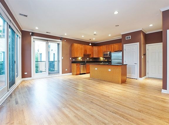 5th image of 3443 N Lincoln Ave APT 4D