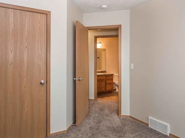 Shebal Townhomes 130, 130 S Shebal Ave Unit A, Harrisburg, SD 57032