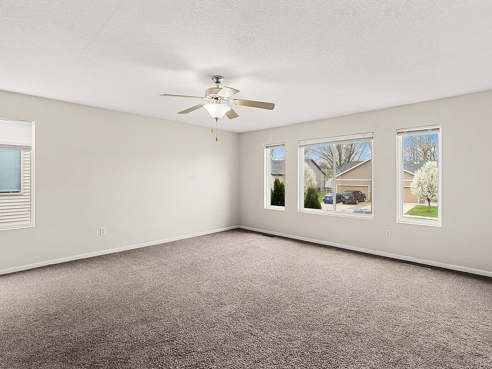 1st image of 3905 Marigold Dr #1