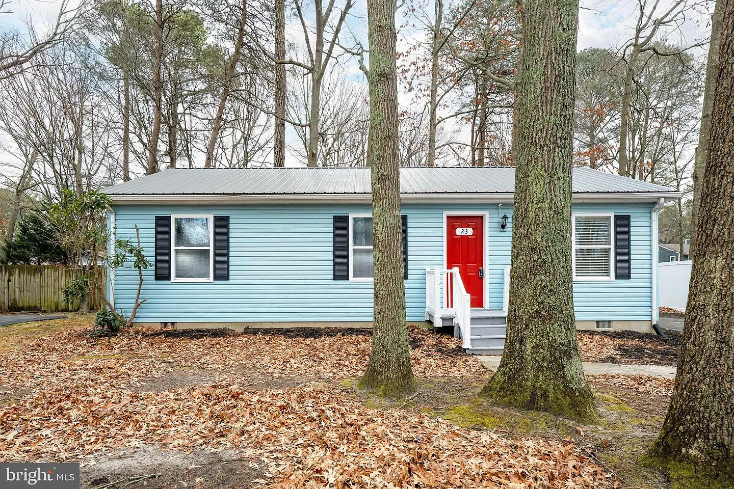 23 Maplewood Dr photo 1