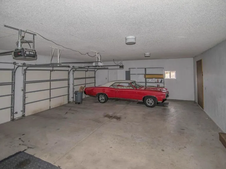 Pine Ridge Dr — Photo 11