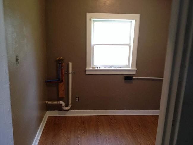 2nd image of 1805 S H St #2