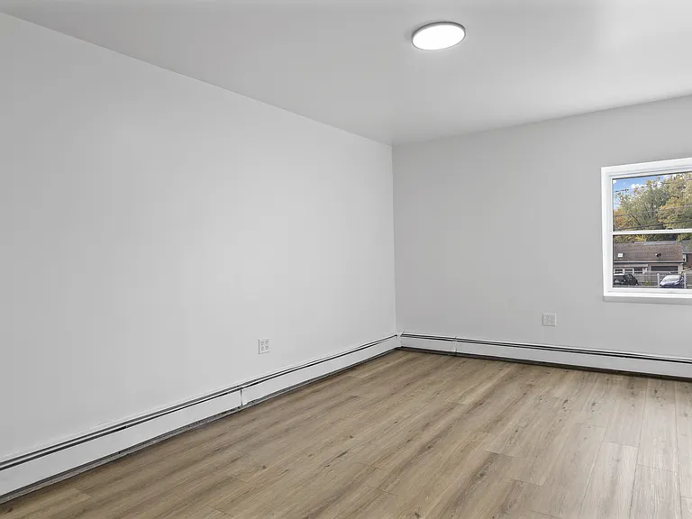 Wehnwood Court Apartments — Photo 49