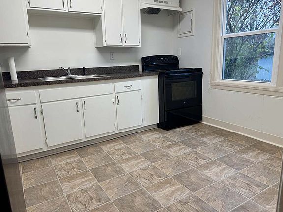 3rd image of 305 E Park Ave #307