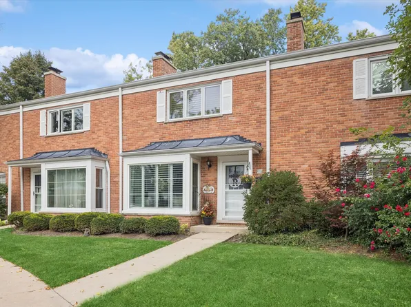 494 Old Surrey Rd, Hinsdale, IL 60521