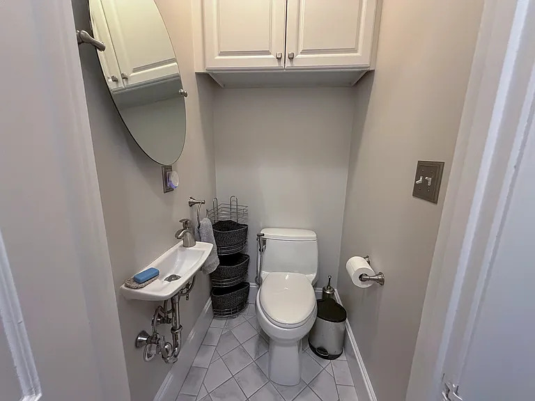 569 Franklin St #6 — Photo 16