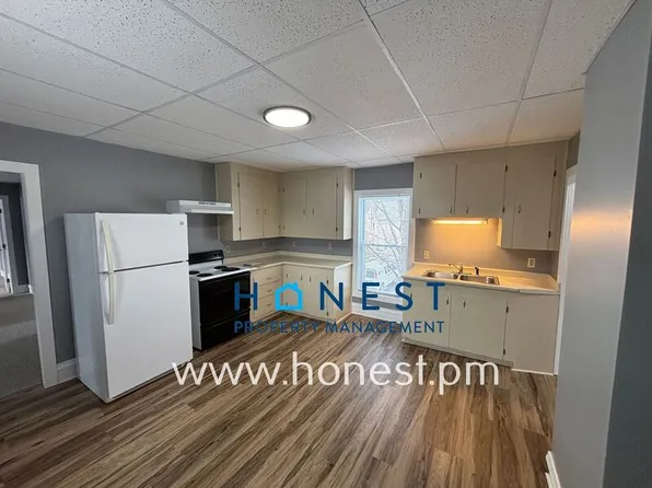 47 James St APT 2, Auburn, ME 04210