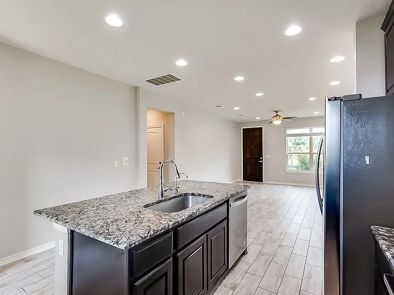 14314 McCoy Loop — Photo 10