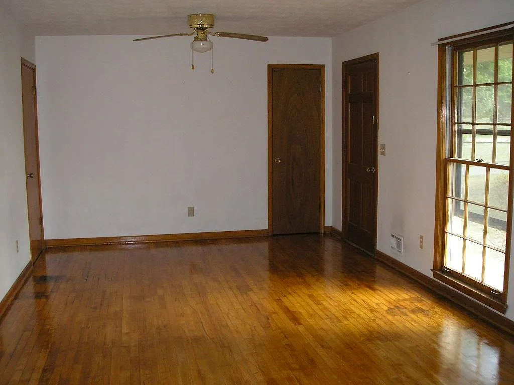 Building Photo - 2750 Fernvalley Rd
