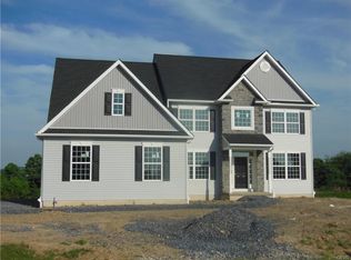 2242 Redwood Dr, Slatington, PA 18080