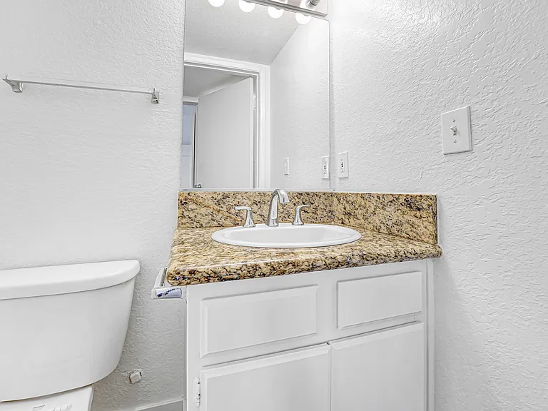 10908 Blix St #4 — Photo 11