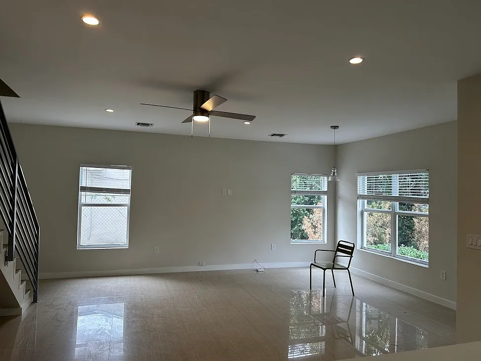 420 SE 16th Street - 1 — Photo 3