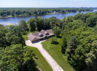 15066 Mercury Dr, Grand Haven, MI 49417