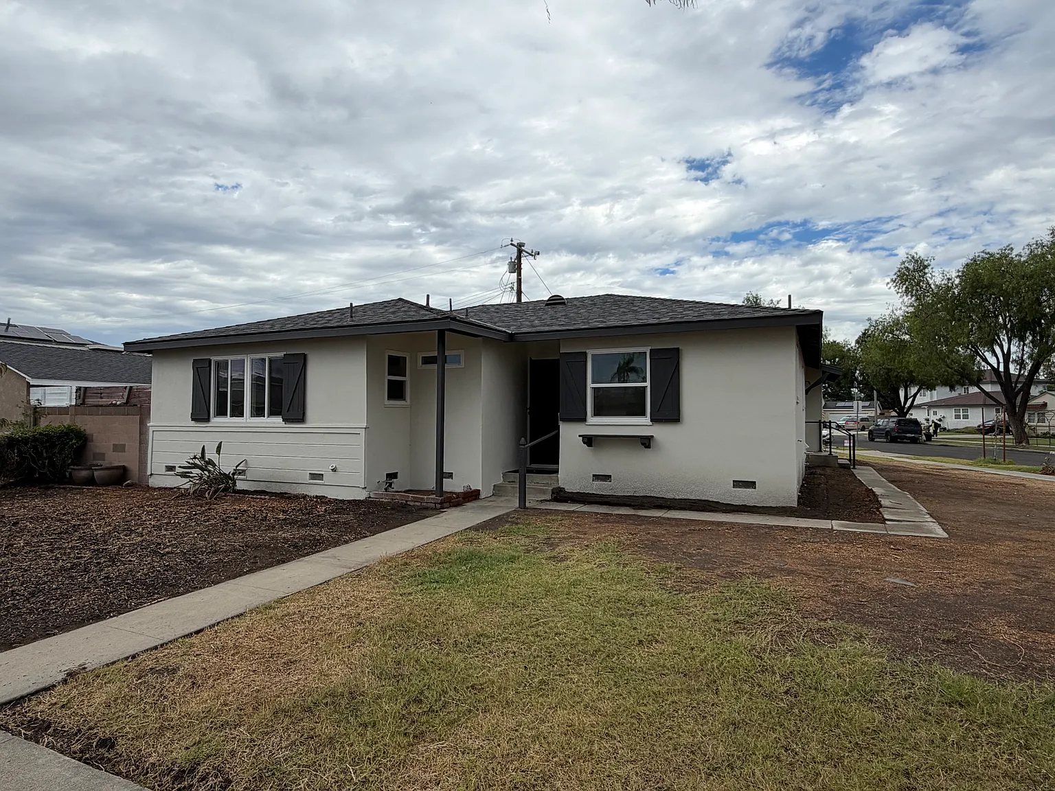 5 bed, 1800 sqft, $3,650 — Photo 2