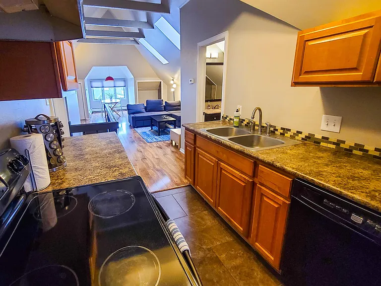 1545 E 31st Ave #4 — Photo 4