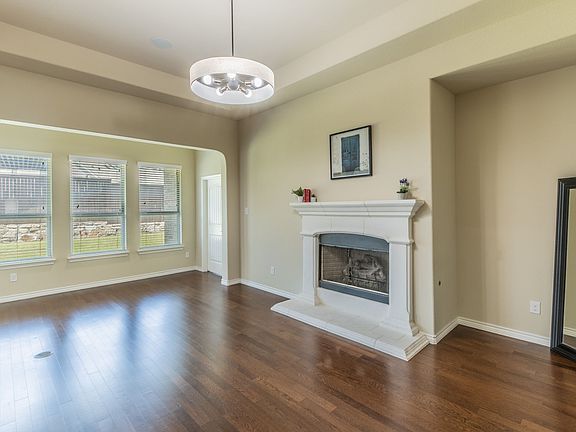 4th image of 620 Caudle Ln