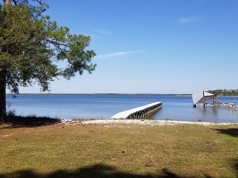 Private community bayfront lot