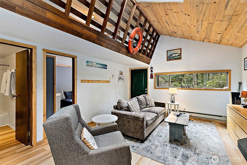 3rd image of 608 E Barbary Road