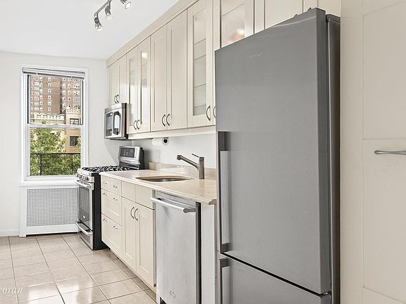 3rd image of 330 Haven Ave APT 6B