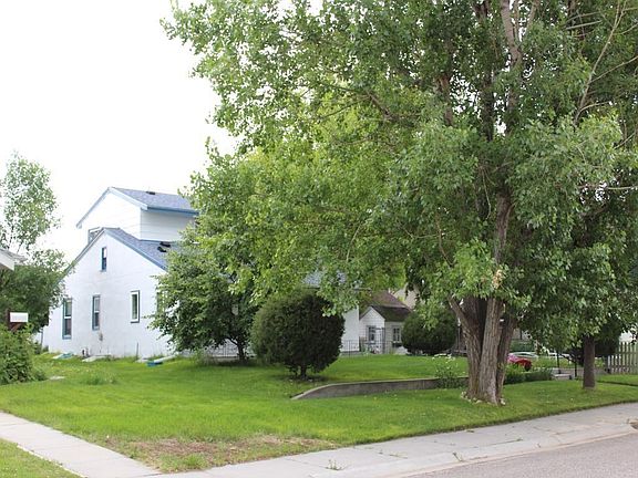 3rd image of 611 N Cody Ave